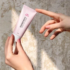 Coloration Gloss Shinefinity 04/07 Bitter Chocolate Wella 60ML 15 Coloration Gloss Shinefinity 04/07 Bitter Chocolate Wella 60ML -Hair Pro Promos Magasin coloration gloss shinefinity 0407 bitter chocolate wella 60ml 6