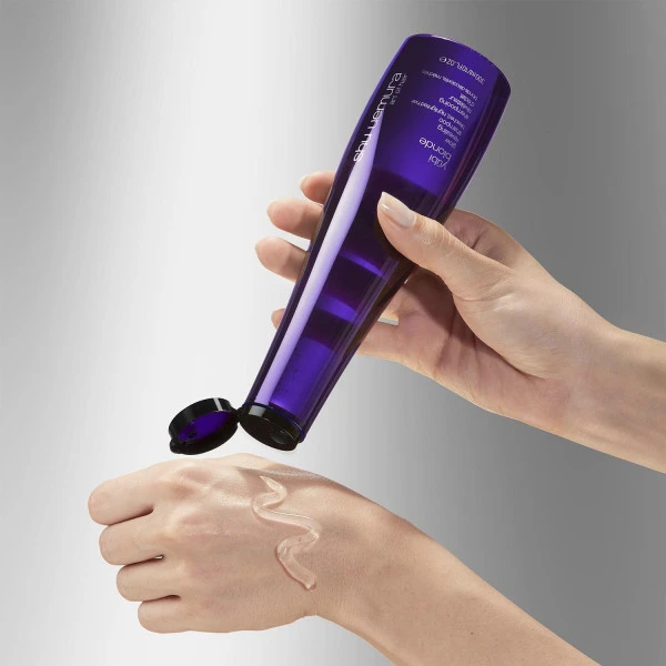 Shampoing Révélateur D’éclat Yubi Blonde Shu Uemura 980ML 5 Shampoing Révélateur D’éclat Yubi Blonde Shu Uemura 980ML – Image 5